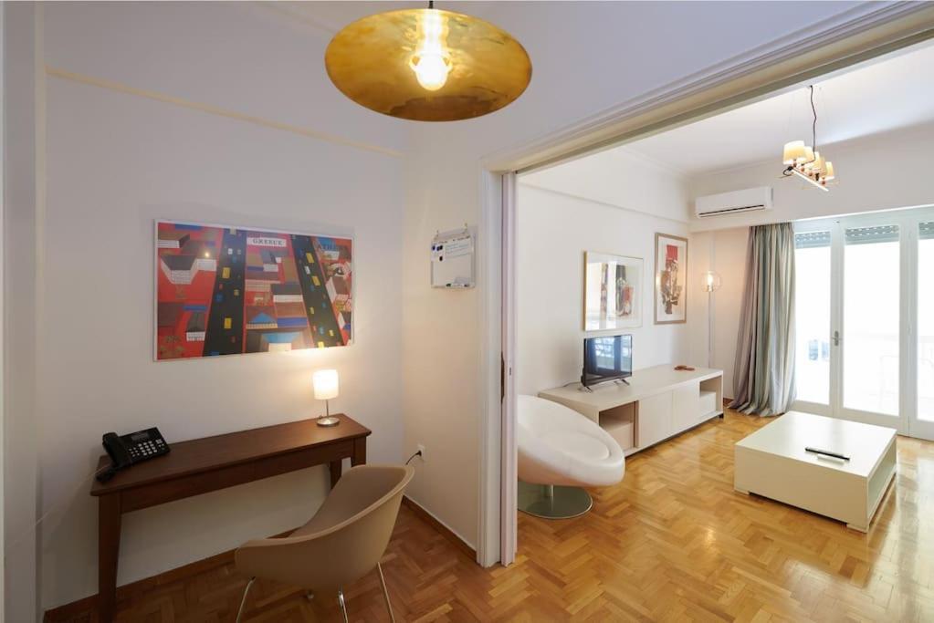 Apartment In The Heart Of The City 아테네 외부 사진