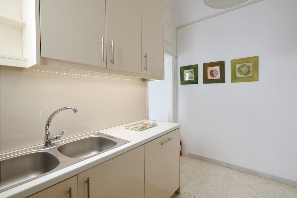 Apartment In The Heart Of The City 아테네 외부 사진