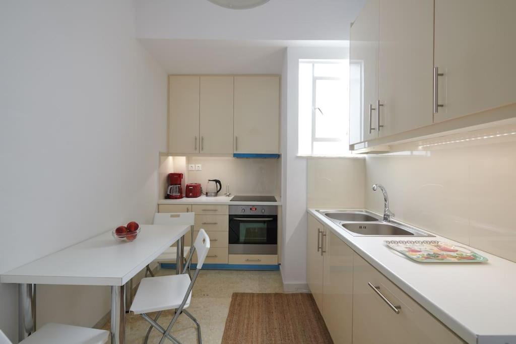 Apartment In The Heart Of The City 아테네 외부 사진